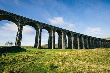 Private Tour: Yorkshire Dales from Harrogate in 16 seater Minibus