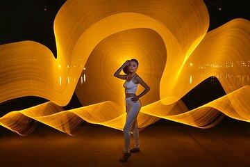 Immersive photographic light painting demonstration