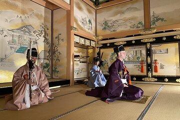 Private Nagoya Castle Tour with Shogun Experience