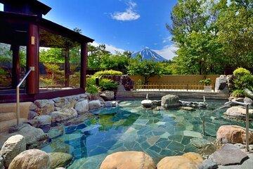 Private Shiraito Falls and Hot Springs Tour