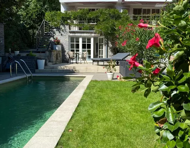 Studio swimming pool BXL