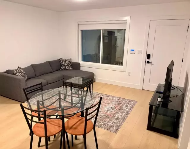 Cozy Private Suite in Langley