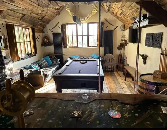 Coed Y Ddraig - themed 3 bedroom cottage, with bar & pool table