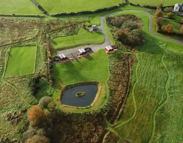 Let's Glamp Retro - Madonna