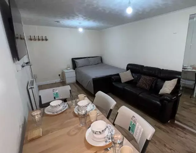 One large bedroom & lounge,dining & double bed sleeps 4