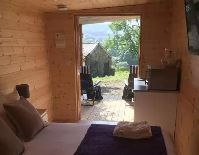 Romantic Getaway Luxury Wooden Cabin With Private Hot Tub and BBQ