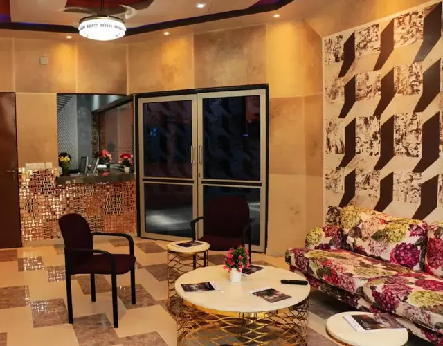 HOTEL LAVAL