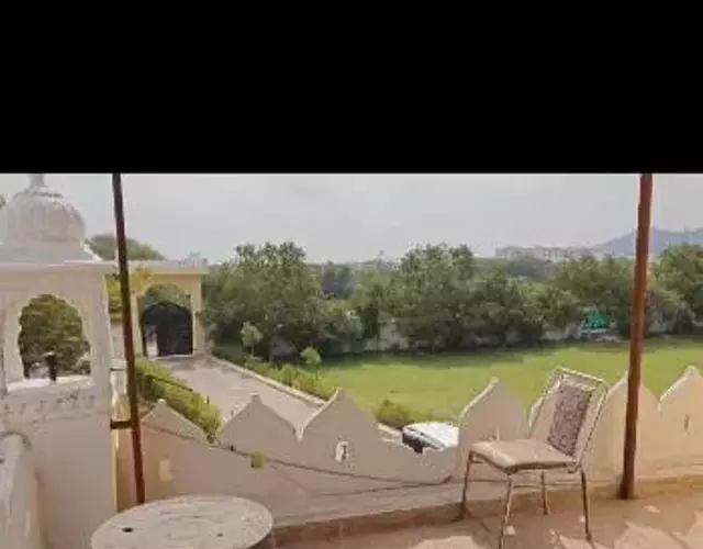 Yogi resort and restaurant