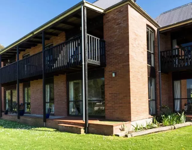 Duvauchelle Seaside Motel