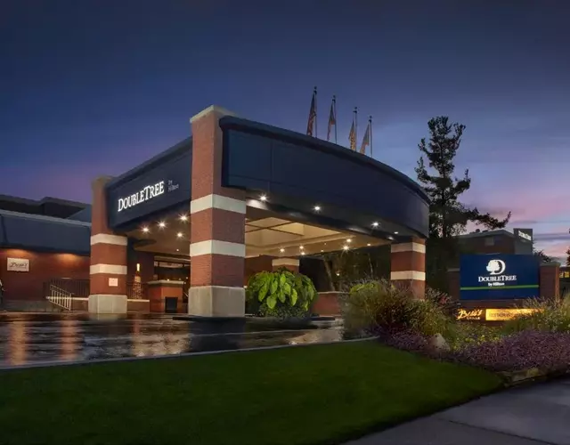 DoubleTree by Hilton Akron Fairlawn