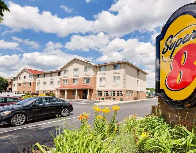 Super 8 by Wyndham Akron S/Green/Uniontown OH