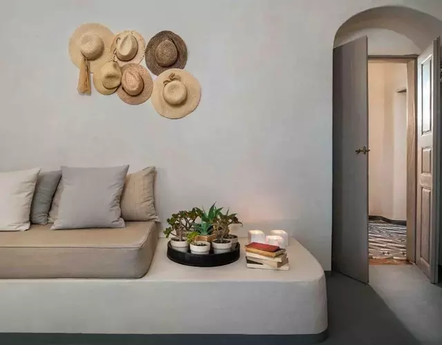 Sandandstone villa Santorini