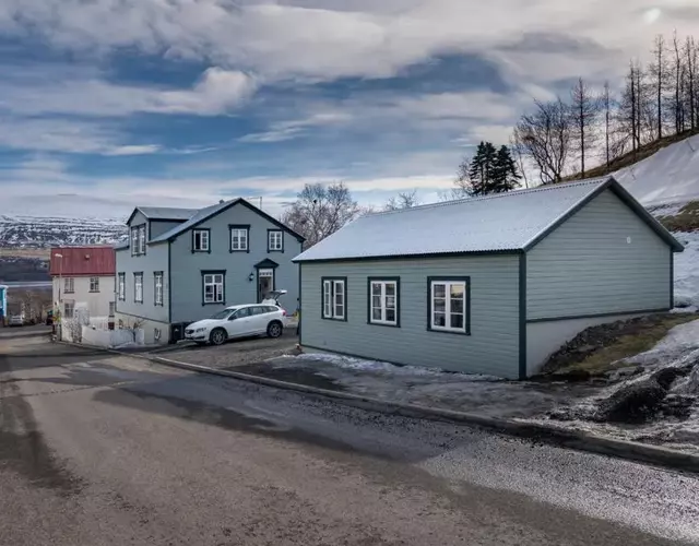 LL Properties - The Old Town Retreat