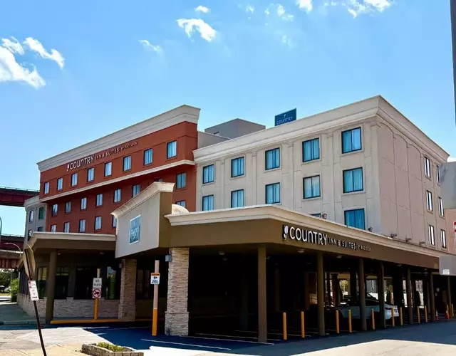 Country Inn & Suites by Radisson, Downtown Albany New York