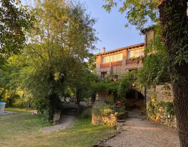 Can Banal - Camping y Masia Rural