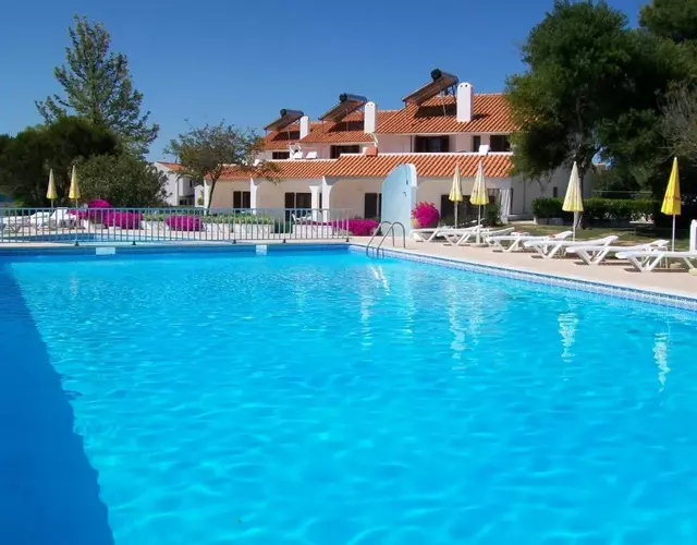 Apartamentos Vale de Carros by Umbral