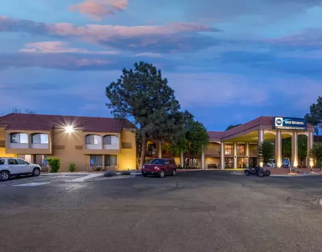 Best Western Airport Albuquerque InnSuites Hotel & Suites