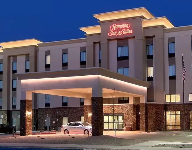 Hampton Inn & Suites Albuquerque Airport