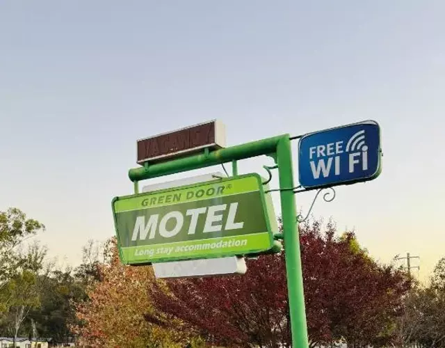 Green Door Motel