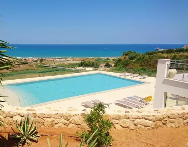 La Blanca Resort & Spa