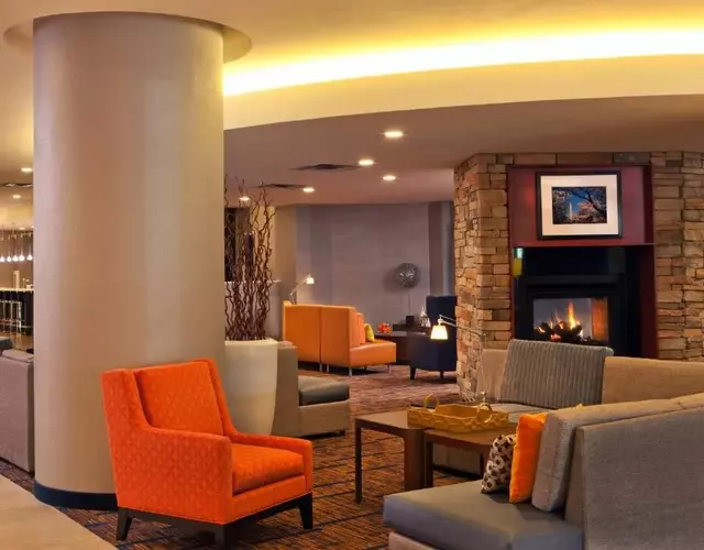 Courtyard by Marriott Alexandria Pentagon South