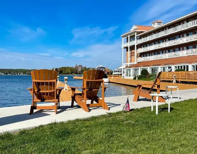 Riveredge Resort Hotel