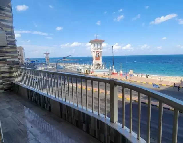شقة فندقية مكيفة ميامي ع البحر مباشرةً