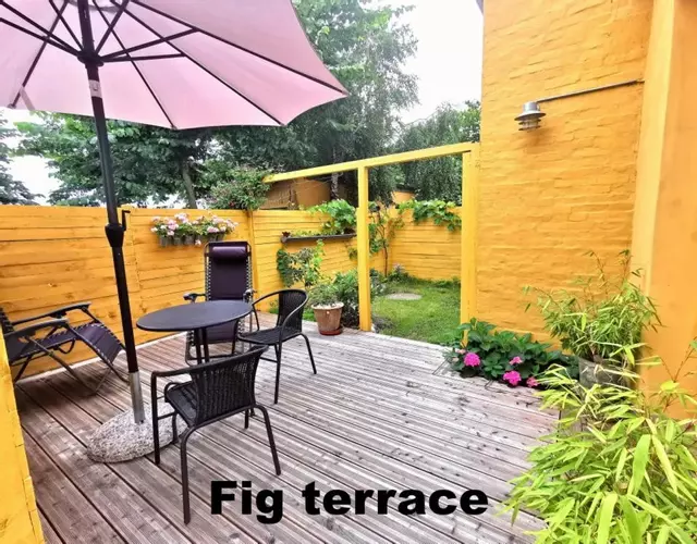 The FIG Studio - "Den Gule Svane" Guest House - near Rønne & Beach