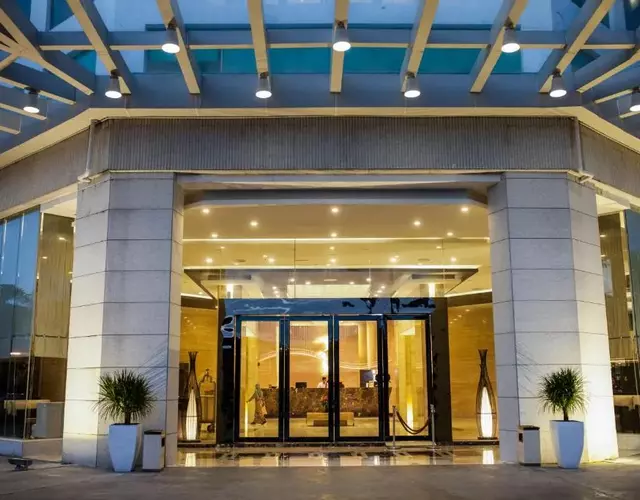 Royale Signature Hotel