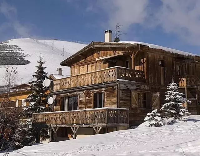 Alpe d'Huez Houses - Chalet Justine - Duplex for up to 15 people amazing location