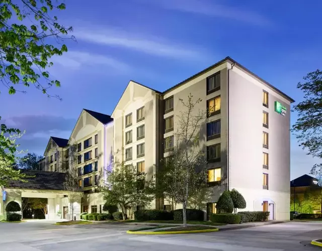 Holiday Inn Express & Suites Alpharetta by IHG
