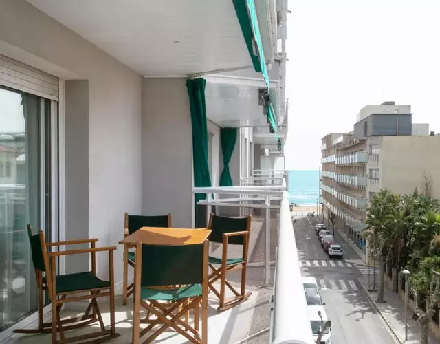 Cozy Apartment 50 meters beach