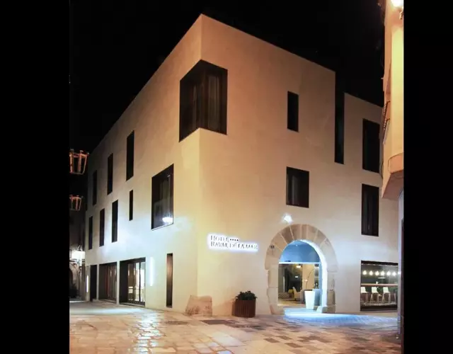 Hotel Raval de la Mar