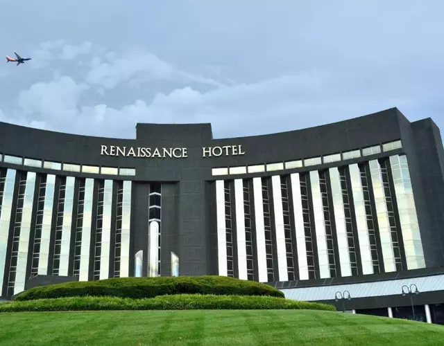 Renaissance St. Louis Airport Hotel
