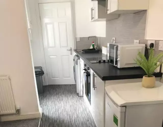 Simple and sweet, Flat on Lewis Street - 1 BR