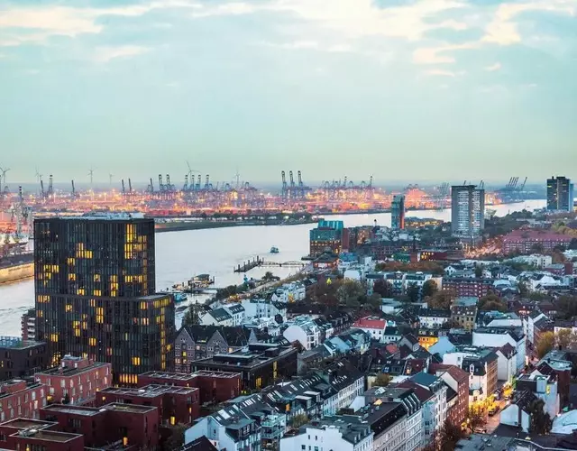 Empire Riverside Hotel