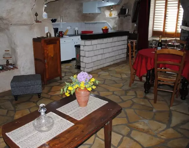 Gite " Le Troglo des 3 Châteaux "