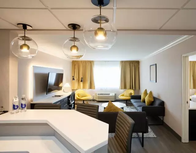 Gateway Hotel and Conference Center