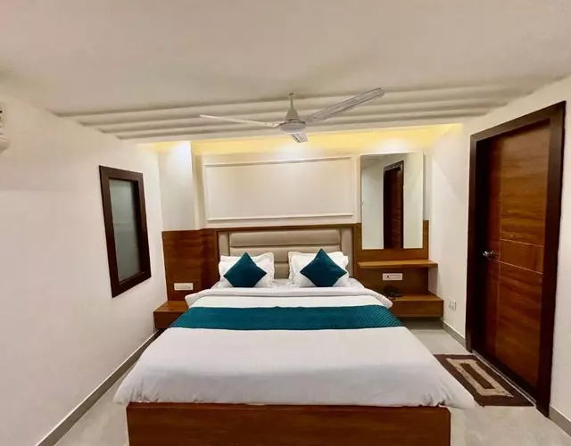 Hotel G R Residency GOLDEN TEMPLE JUST 2 mins WALKING DISTANCE FROM HOTEL