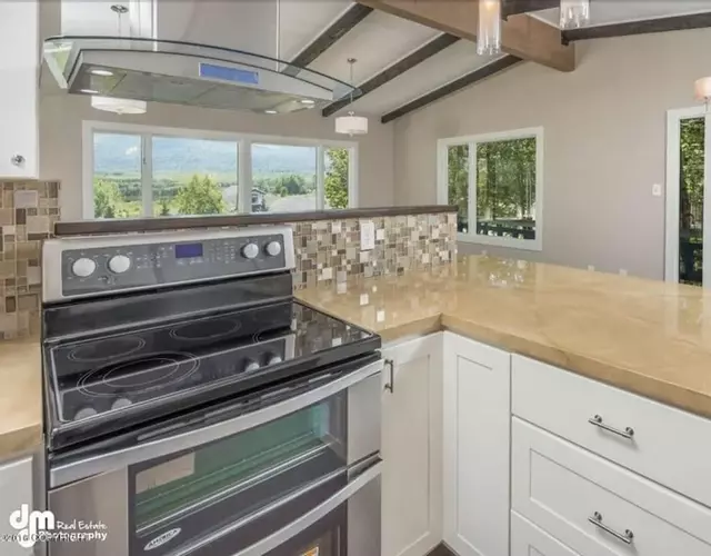 Hot Tub Stunning Mountain Views 2 kitchens 4 bedroom 2 bathroom