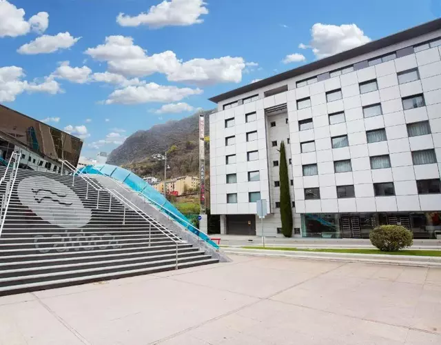 Yomo Mola Park