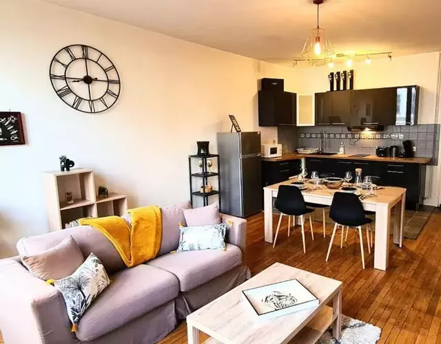 My Conciergerie by Lucy Violin - Le Gambetta