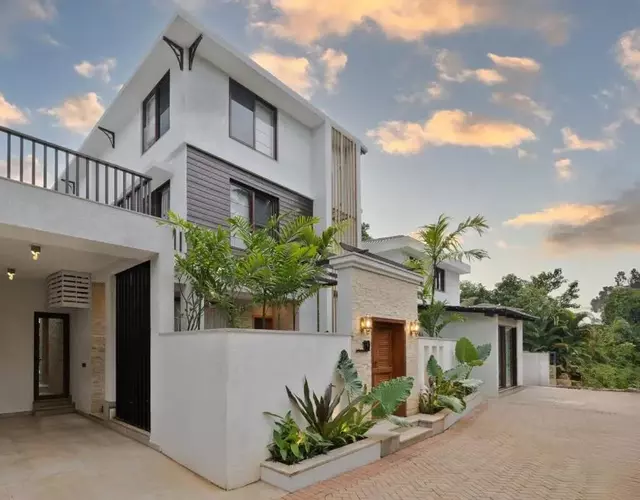 L-S10 4BHK villa with private pool, Anjuna