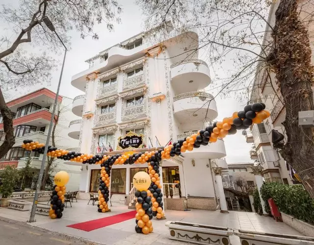 Twins Hotel