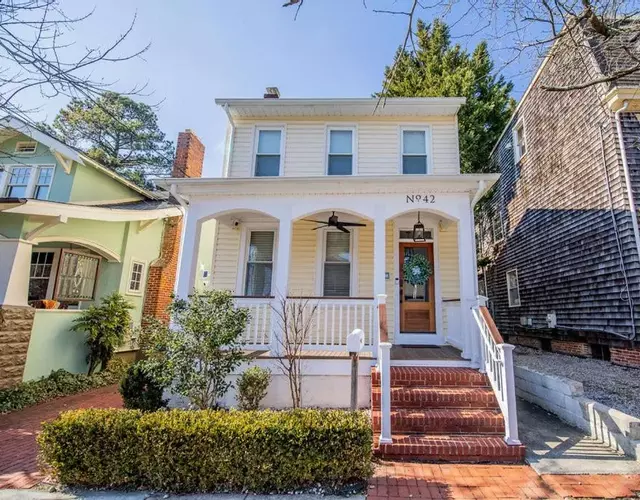 Newly Renovated In Dta W Parking