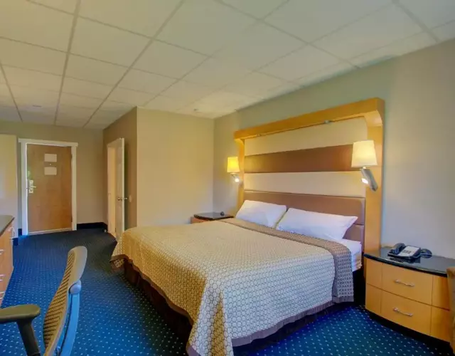 Village Inn Annapolis MD