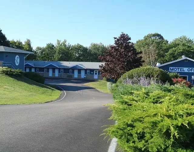 Coastal Inn - Kingfisher