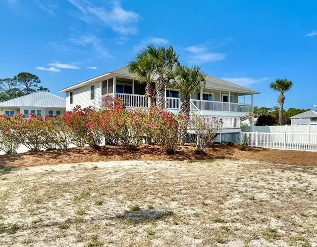 Snowbird-Private Pool, pet friendly, Golf cart friendly