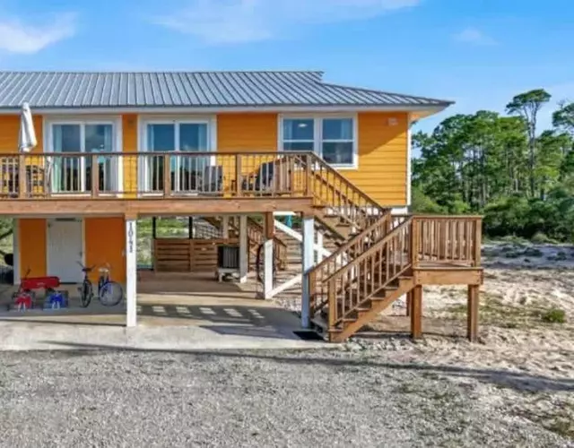 The Honey Hole St George Island Pet Friendly-Heated Private pool West Gulf beaches