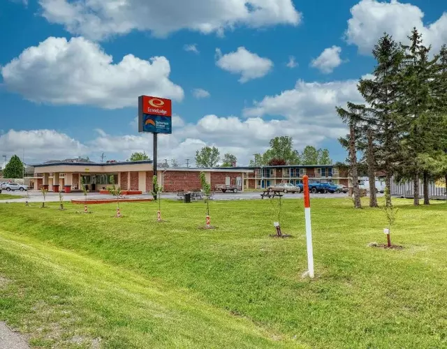 Econo Lodge Neenah